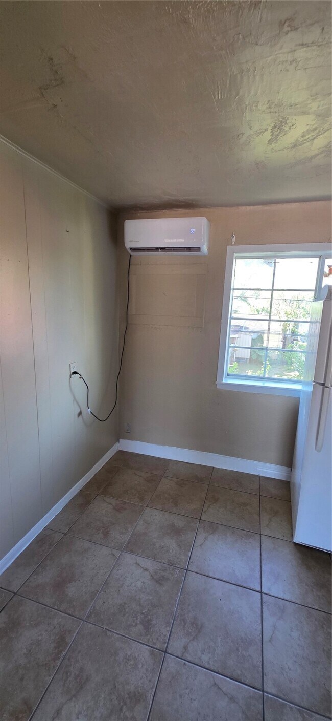 Building Photo - 4005 Irvington Blvd