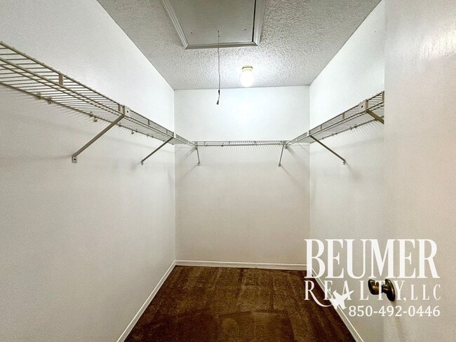 Building Photo - 2 Bedroom 2.5 Bath Townhome Near Perdido Key