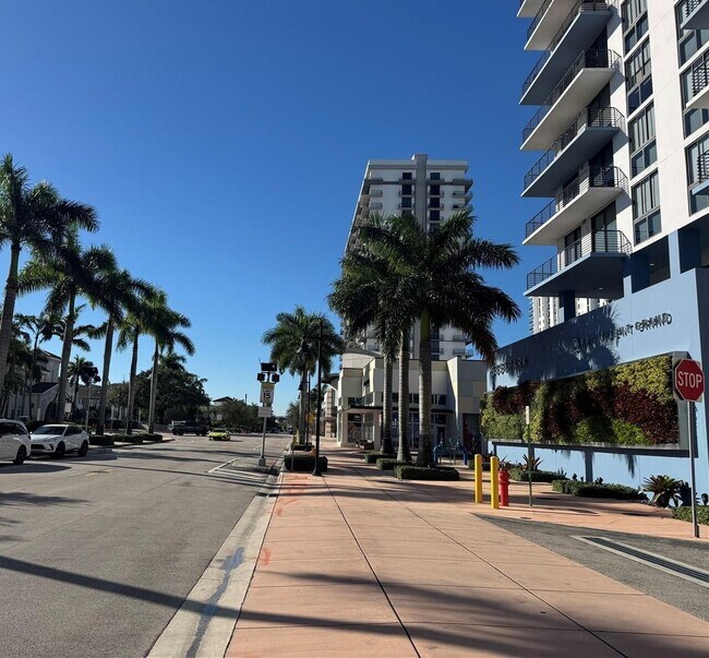 Building Photo - 5350 NW 84th Ave