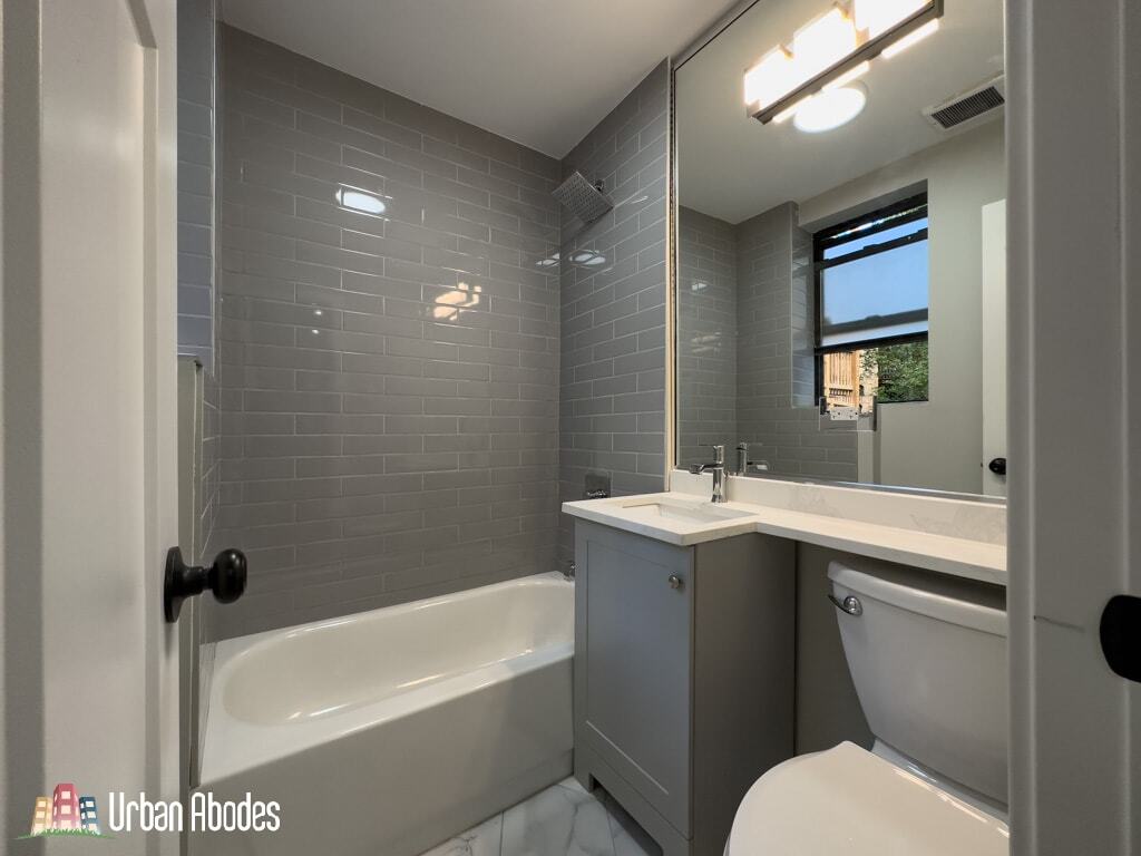 Building Photo - 501 W Belmont Ave