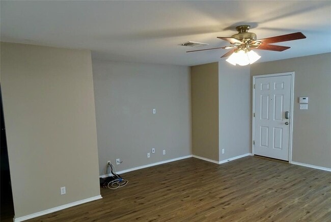 Building Photo - 736 Blair Ave