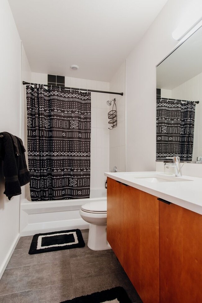 Building Photo - Modern 3 Bed, 3.5 Bath Townhouse for Rent