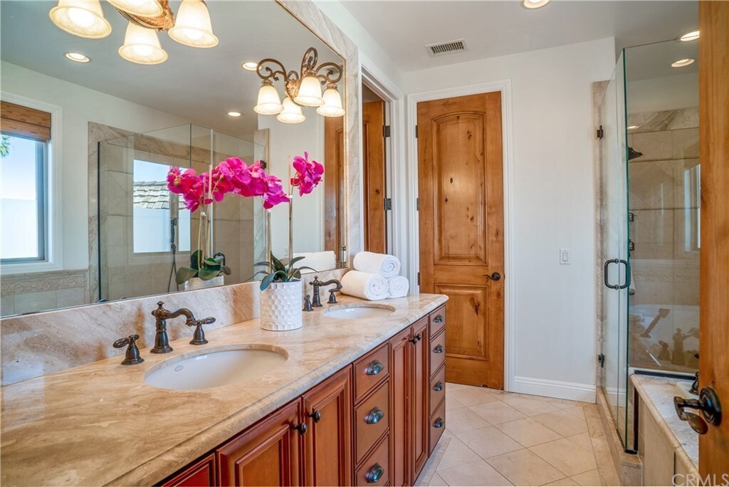 Master bathroom - 2509 Palm Ave
