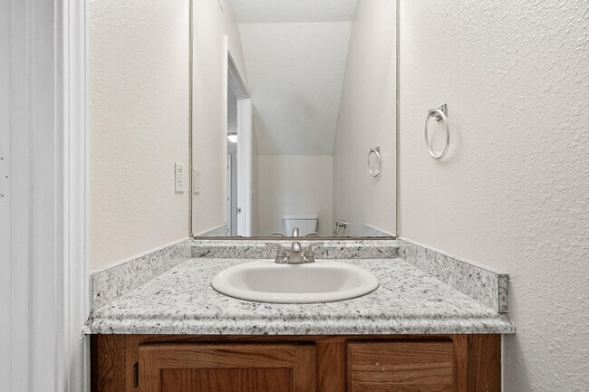 Building Photo - 1807 Whispering Oaks Ln