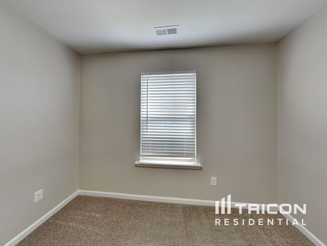 Building Photo - 375 Pleasant View Ln SE