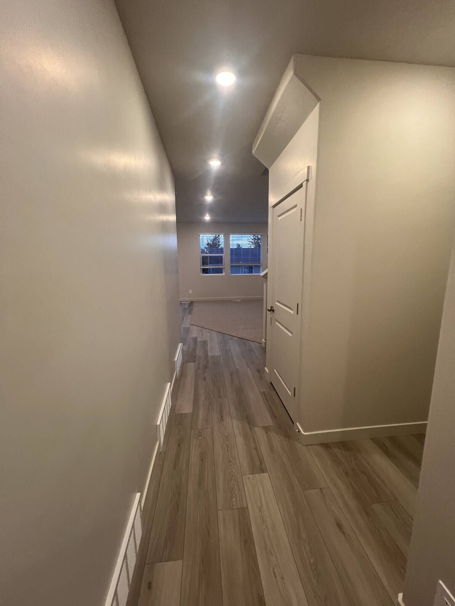 Entryway - 384 W 630 N