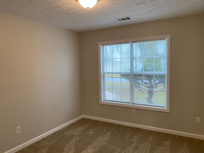 Building Photo - 4343 Grey Park Dr NE