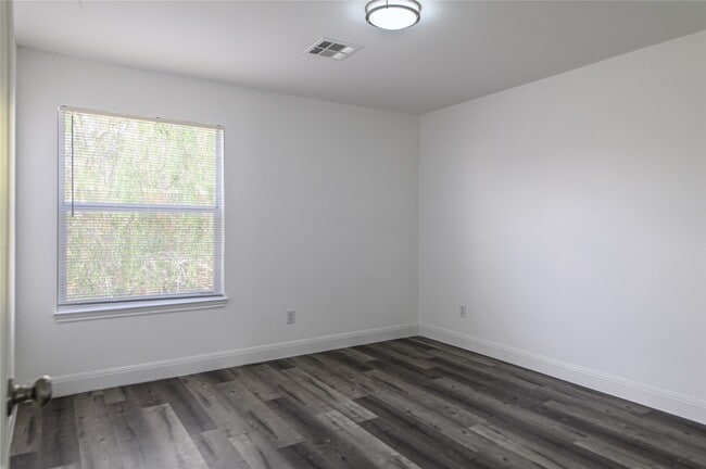 Building Photo - 3421 Twp Grove Ln