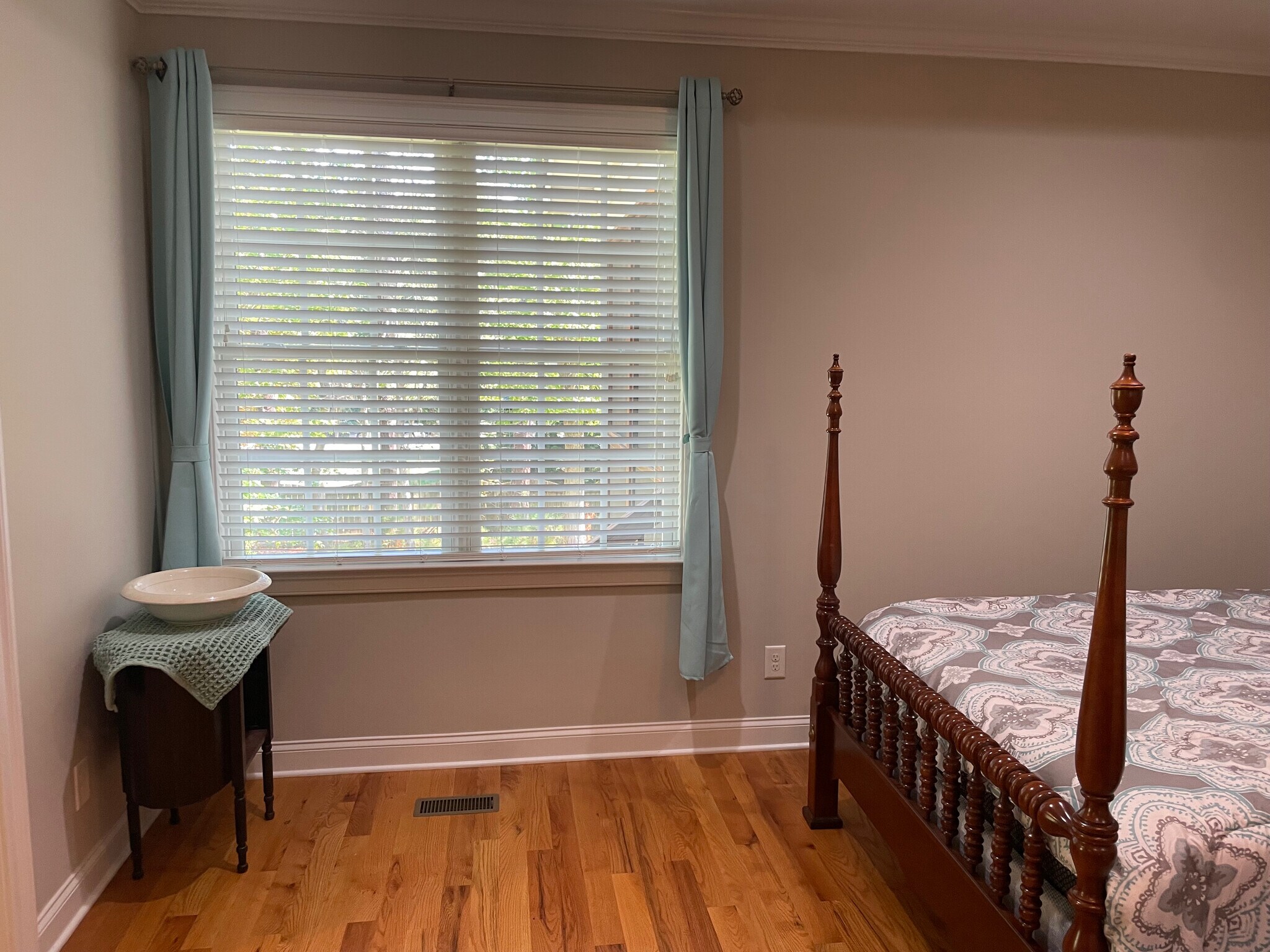 Building Photo - Room in House on Ray Rd