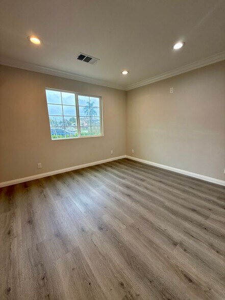 Building Photo - 10501 Angell St