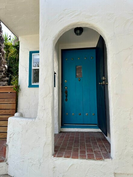 Antique oak front door - 8268 Waring Ave