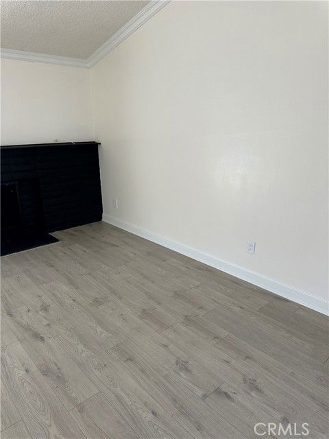 Building Photo - 9511 Hayvenhurst Ave