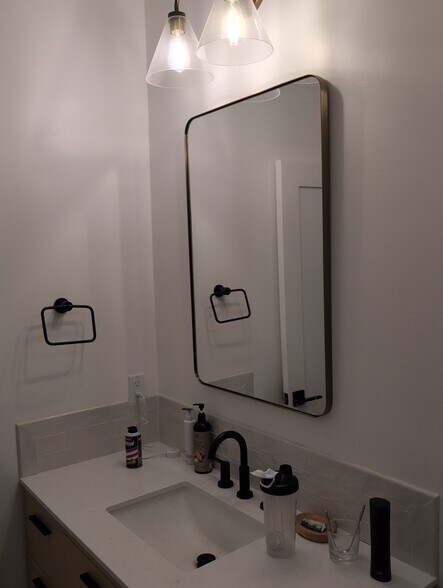 Building Photo - 4331 Allott Ave