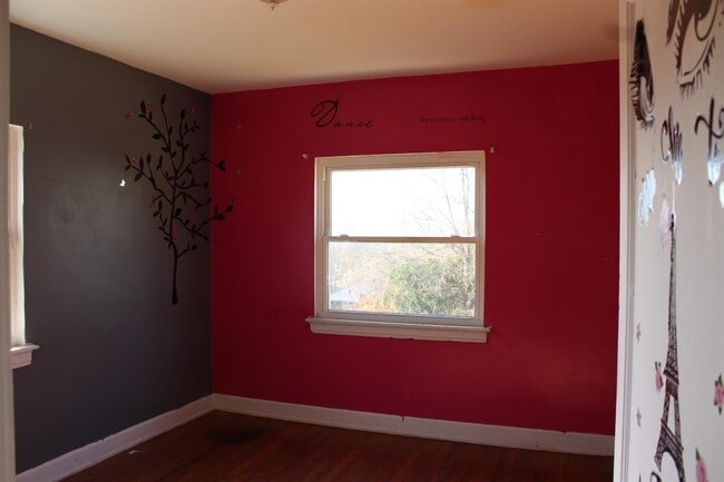 Building Photo - 2311 Nicholson Ave