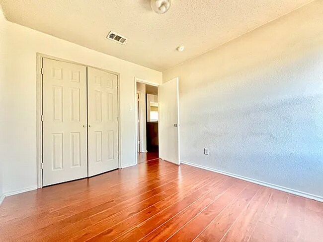 Building Photo - 7012 Sorcey Rd