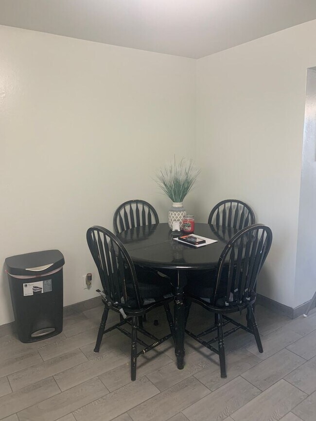 Building Photo - 2 Bed 1 Bath, Apartment in Provo