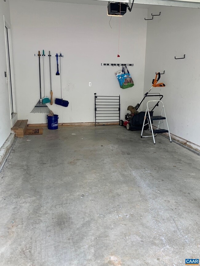 Building Photo - 1808 Clay Dr