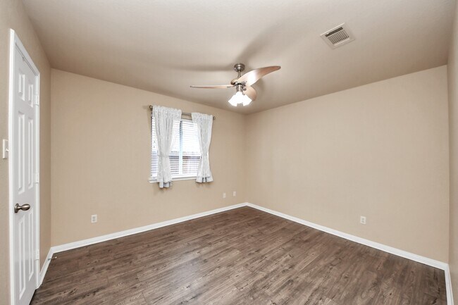 Building Photo - 19123 Center Park Dr