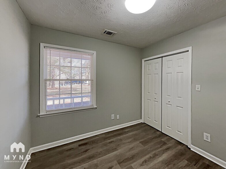 Building Photo - 119 Vincent Ave