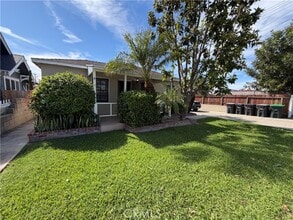 Building Photo - 126 S Batavia St