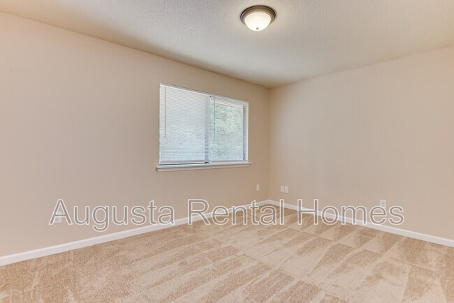 Building Photo - 3510 Woodlake Rd
