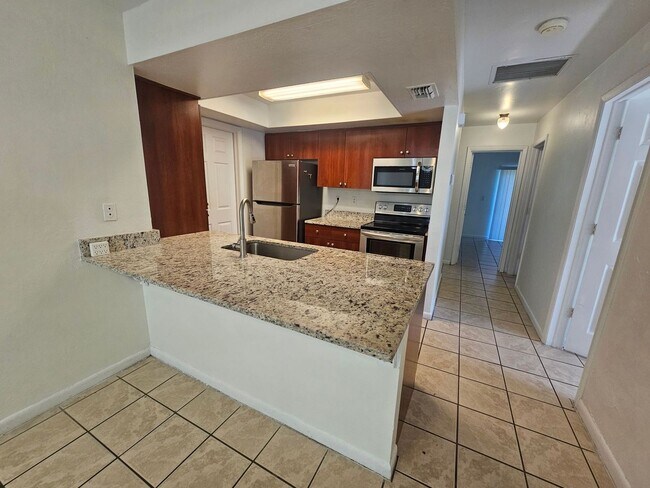 Building Photo - Location Location Location of this nice 3 ...