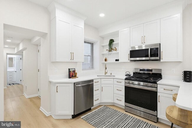 Building Photo - 843 E Lombard St