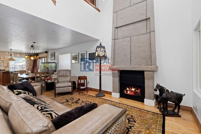 Building Photo - 88 W Irvington Pl
