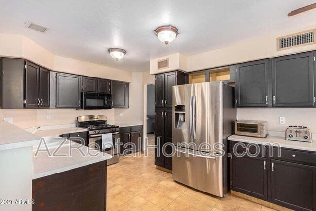Building Photo - 3618 N Santiago Cir