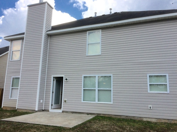 Building Photo - 6095 Trotters Cir