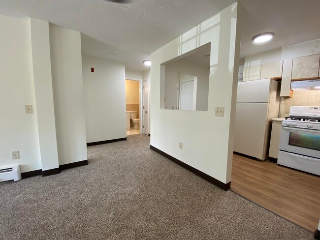 Building Photo - 379 Huse Rd