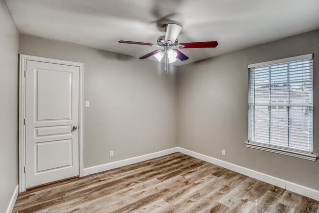 Building Photo - 6006 Lovage Ave