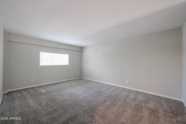 Building Photo - 351 E Thomas Rd