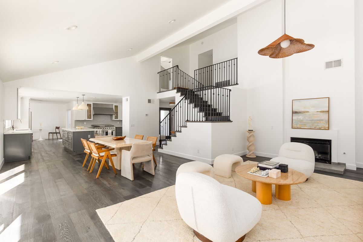 Building Photo - 23296 Park Ensenada