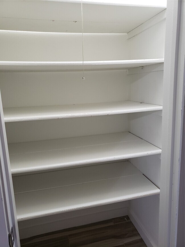 Building Photo - 11710 Southlake Dr