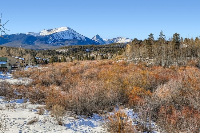 Building Photo - 345 N Chipmunk Cir