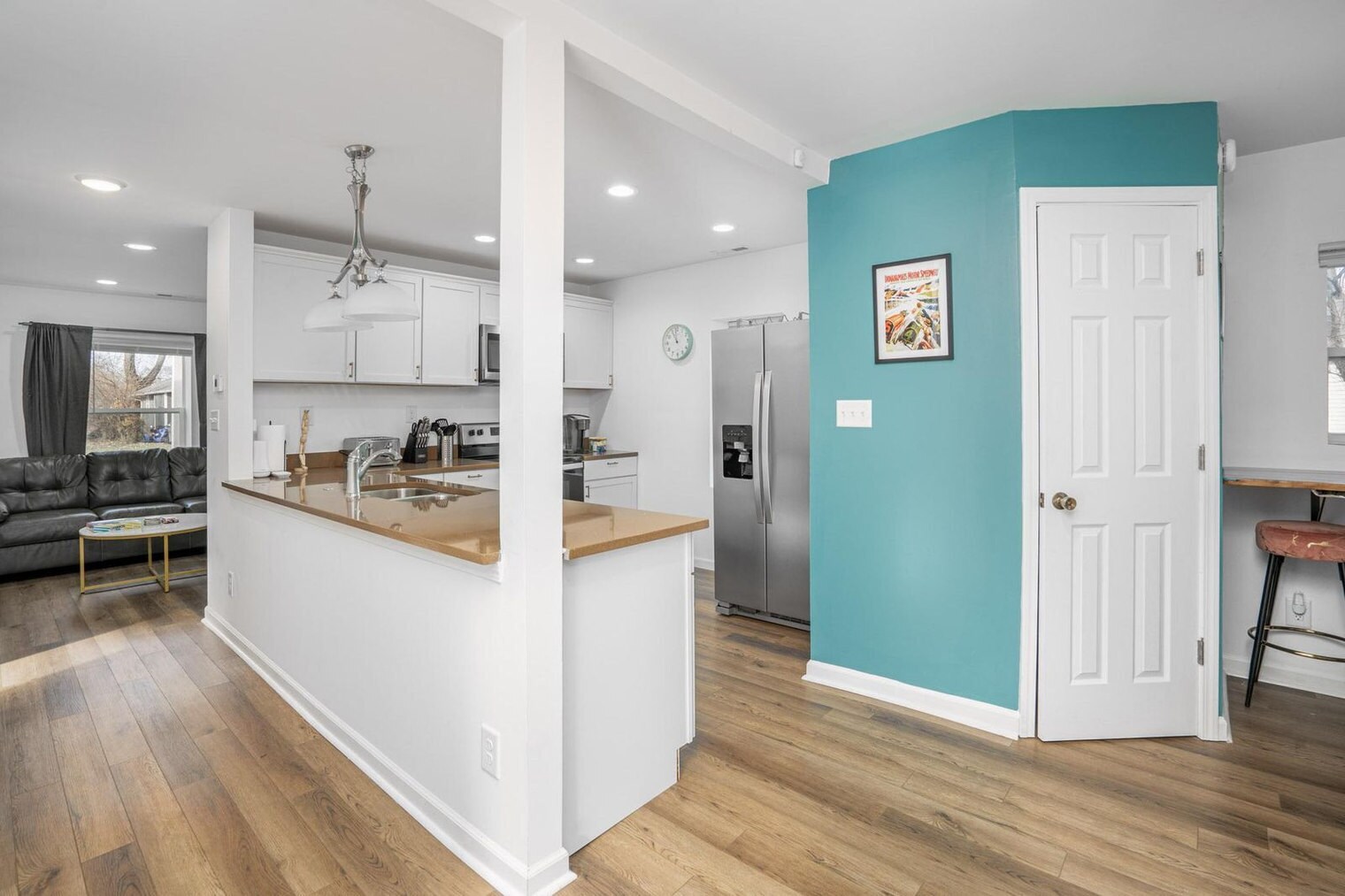 Building Photo - 2549 Columbia Ave