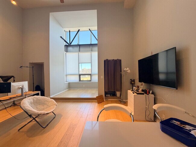 Building Photo - 689 Marin Blvd