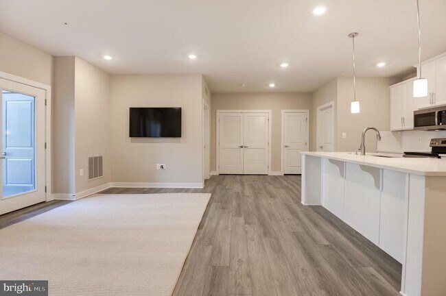 Building Photo - 12875 Mosaic Pk Wy