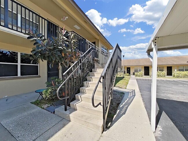 Building Photo - 2501 Harn Blvd