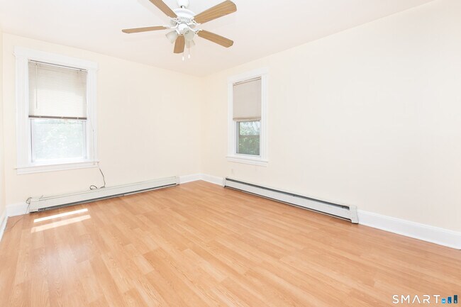 Building Photo - 157 Sage Ave