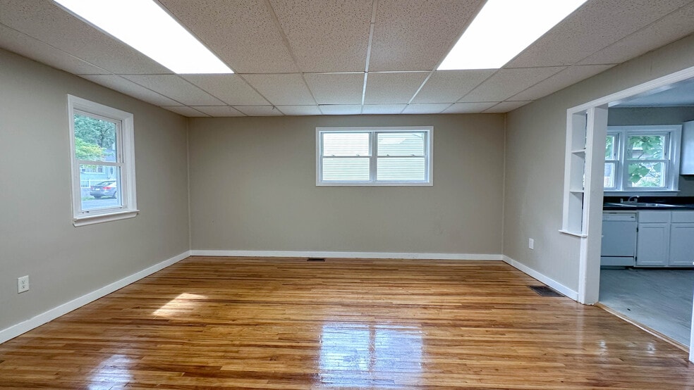 Building Photo - 134 Phillips Ave