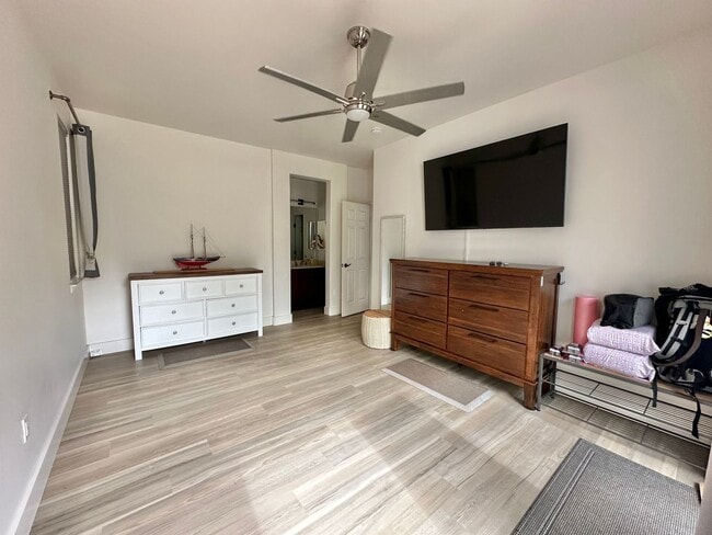 Building Photo - Modern & Custom 3 Bedroom / 2.5 Bathroom House in The Cottages At Kehalani! Pet friendly!