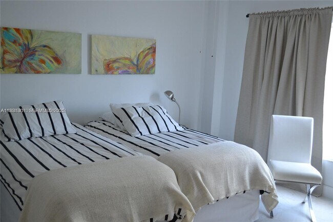 Building Photo - 3850 Galt Ocean Dr