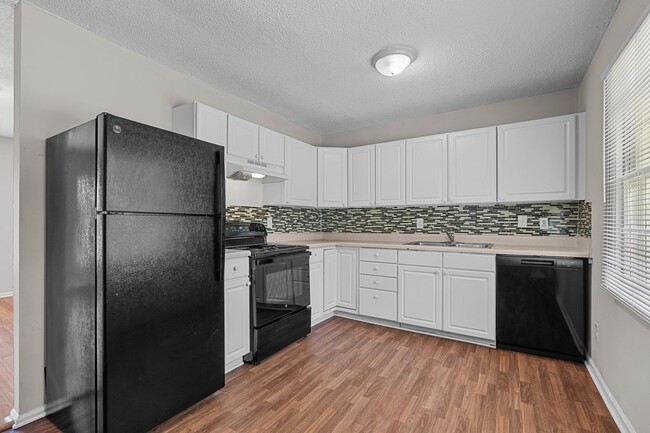 Building Photo - Fantastic 3 Bedroom Ranch home in SE Ralei...