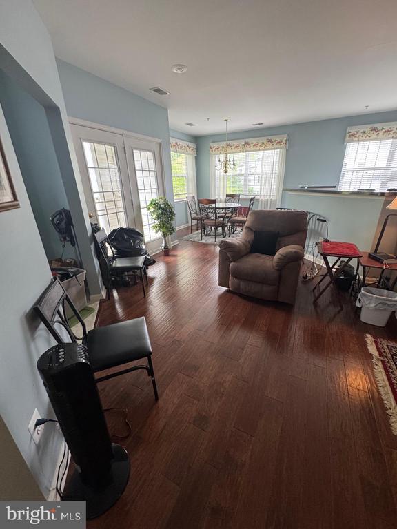 Building Photo - 2604 Chapel Lake Dr