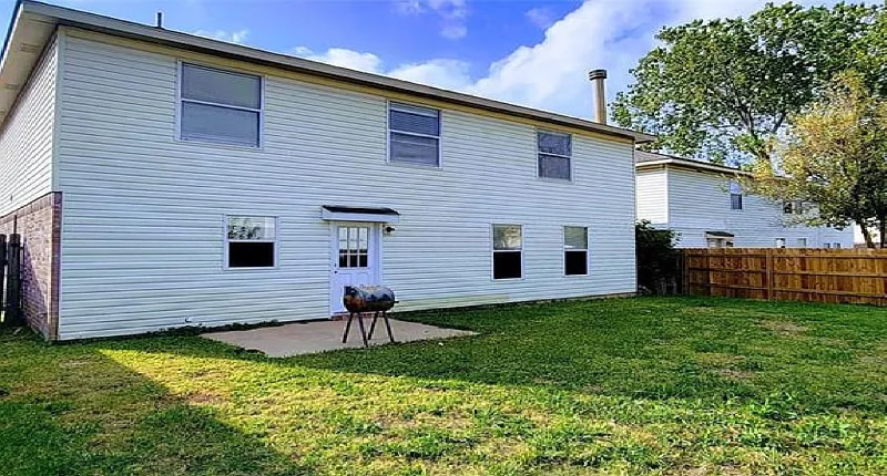 Building Photo - 8733 Polo Dr