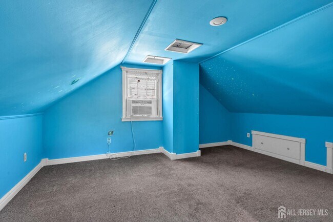 Building Photo - 253 Fairmount Ave