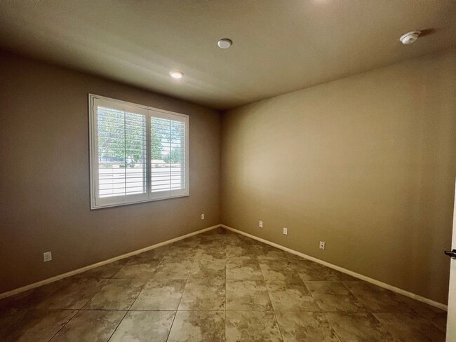 Building Photo - Gorgeous 2 bedroom and 2 bathroom home in ...