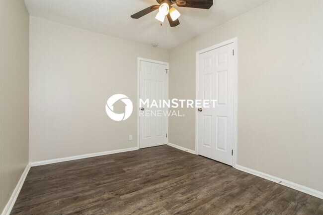 Building Photo - 3 Bedroom Pet-Friendly Home in LOUISVILLE,...